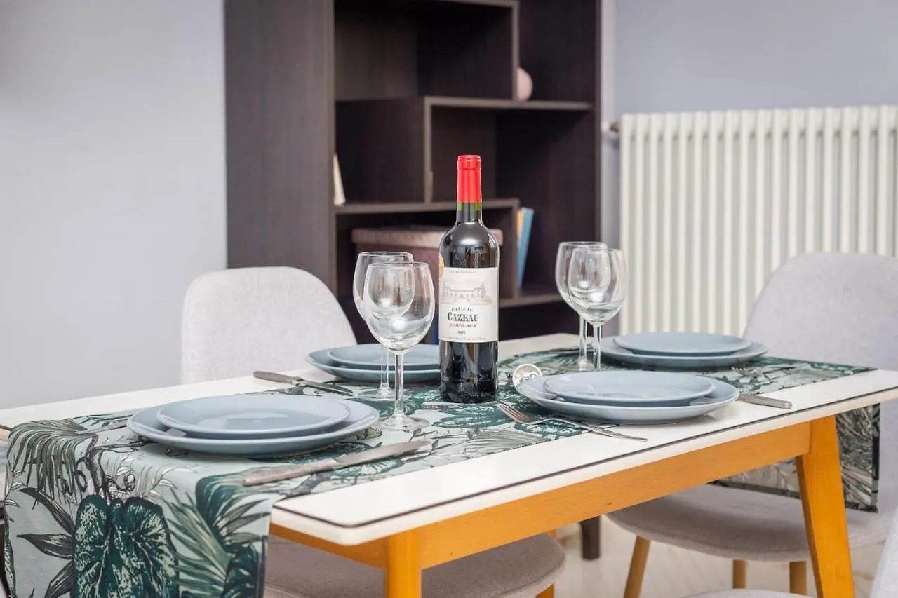 Rent Like Home - Bugaj 14 Warsaw Apartment